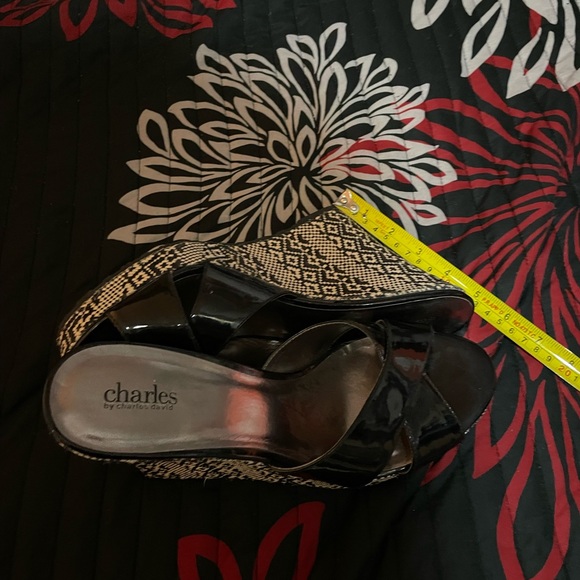 Sandals - Picture 6 of 8